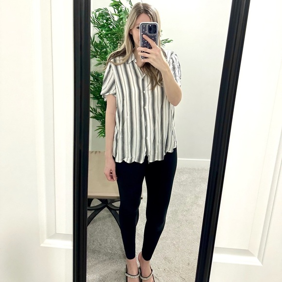 Davi & Dani Striped Button Down Shirt - Picture 1 of 3